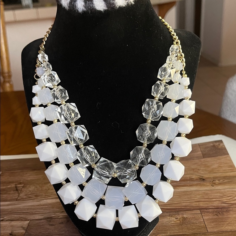 Elegant Gold and White Statement Necklace
